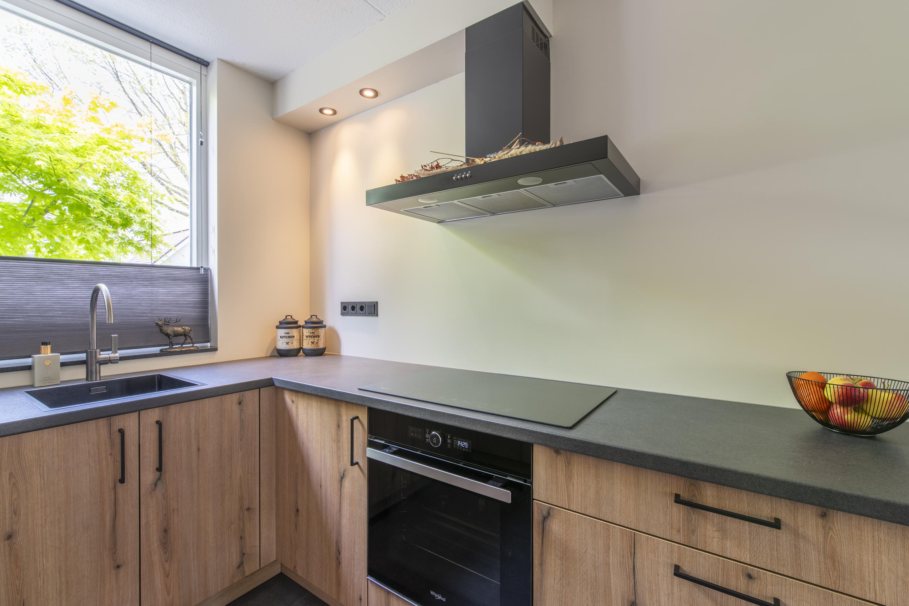 Tussenwoning te koop: Bachlaan 14, Veenendaal