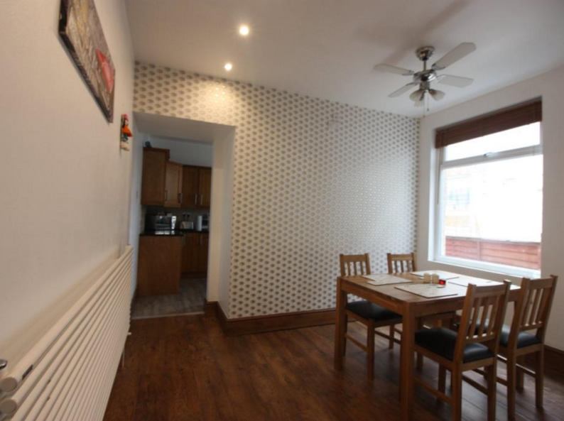 Room Sherbourne Road in Blackpool