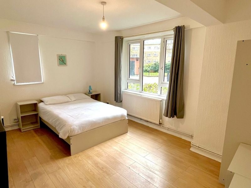 Room Clifton Road in Greater London