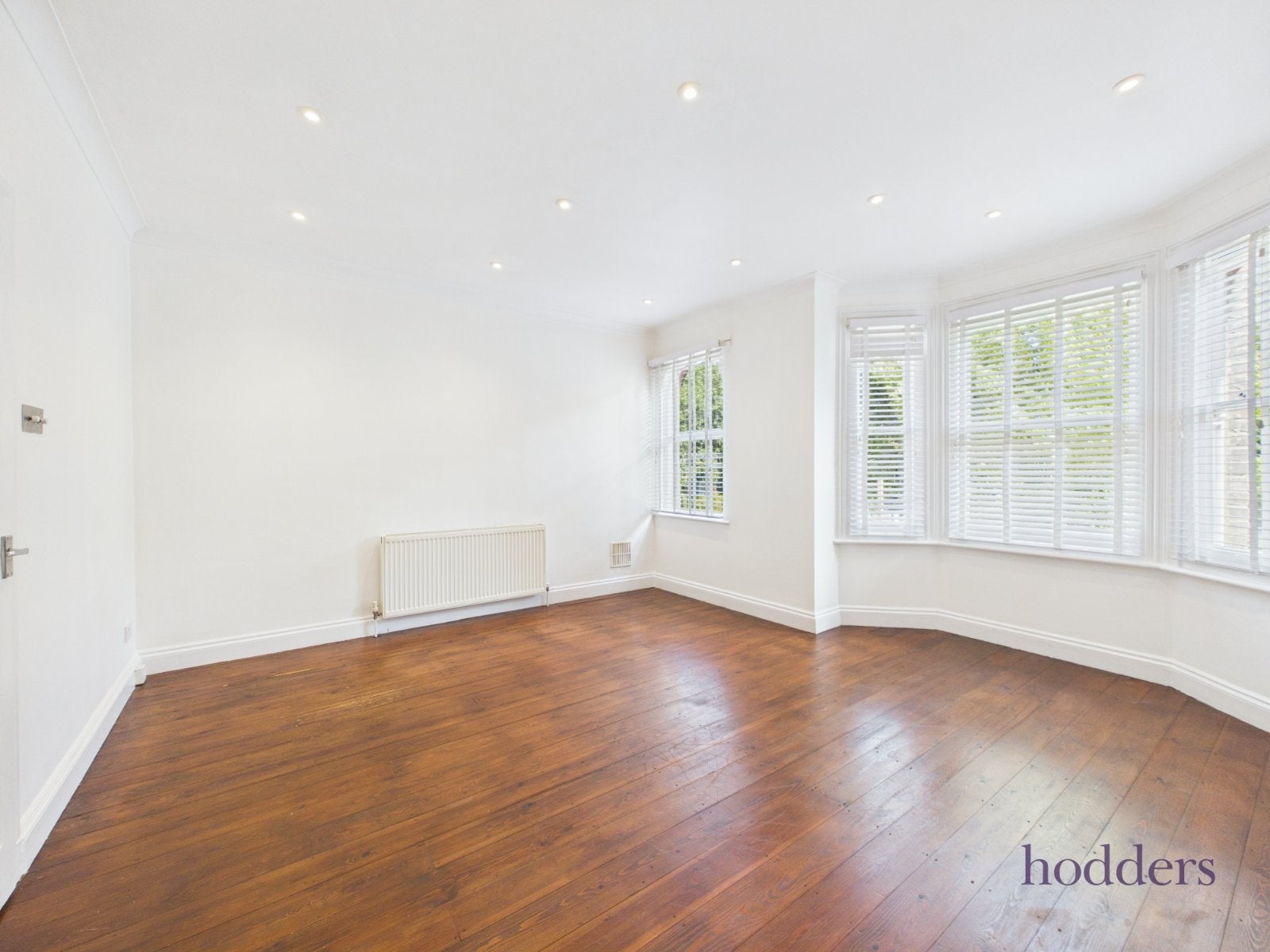 Flat Eastworth Road in Borough of Runnymede