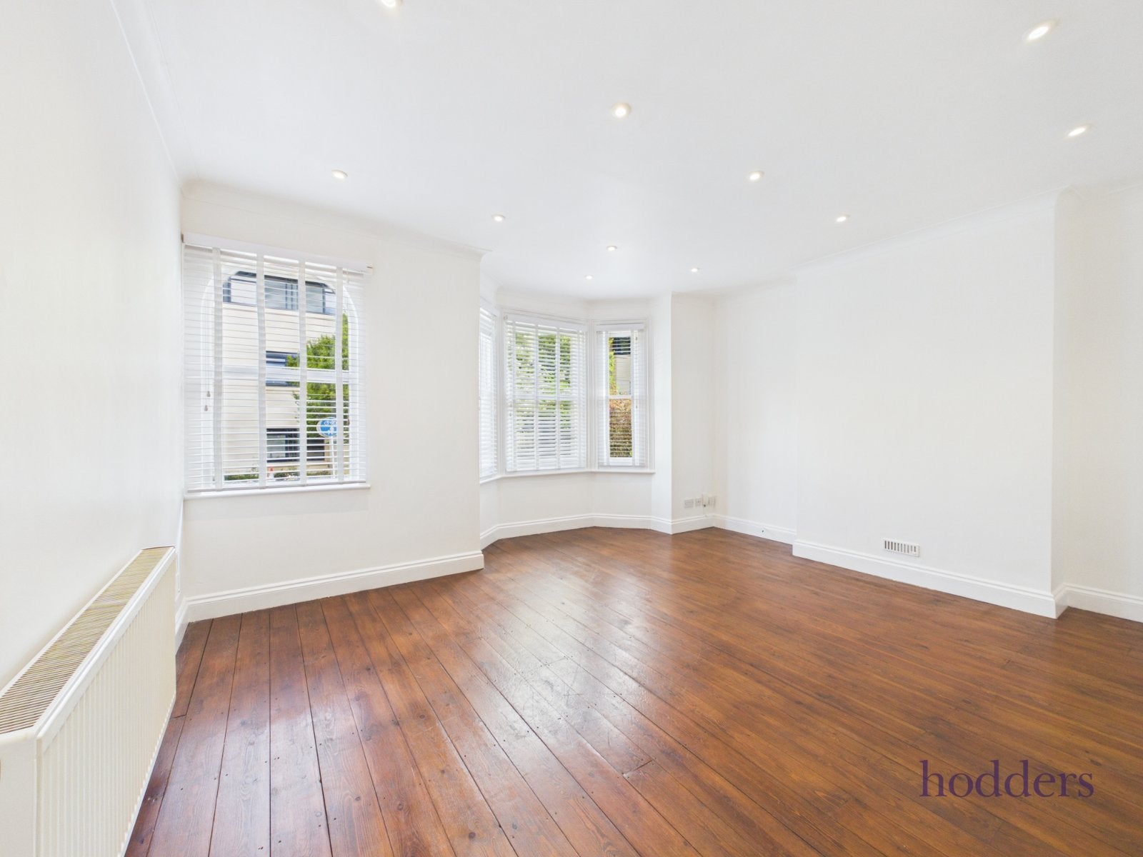 Flat Eastworth Road in Borough of Runnymede