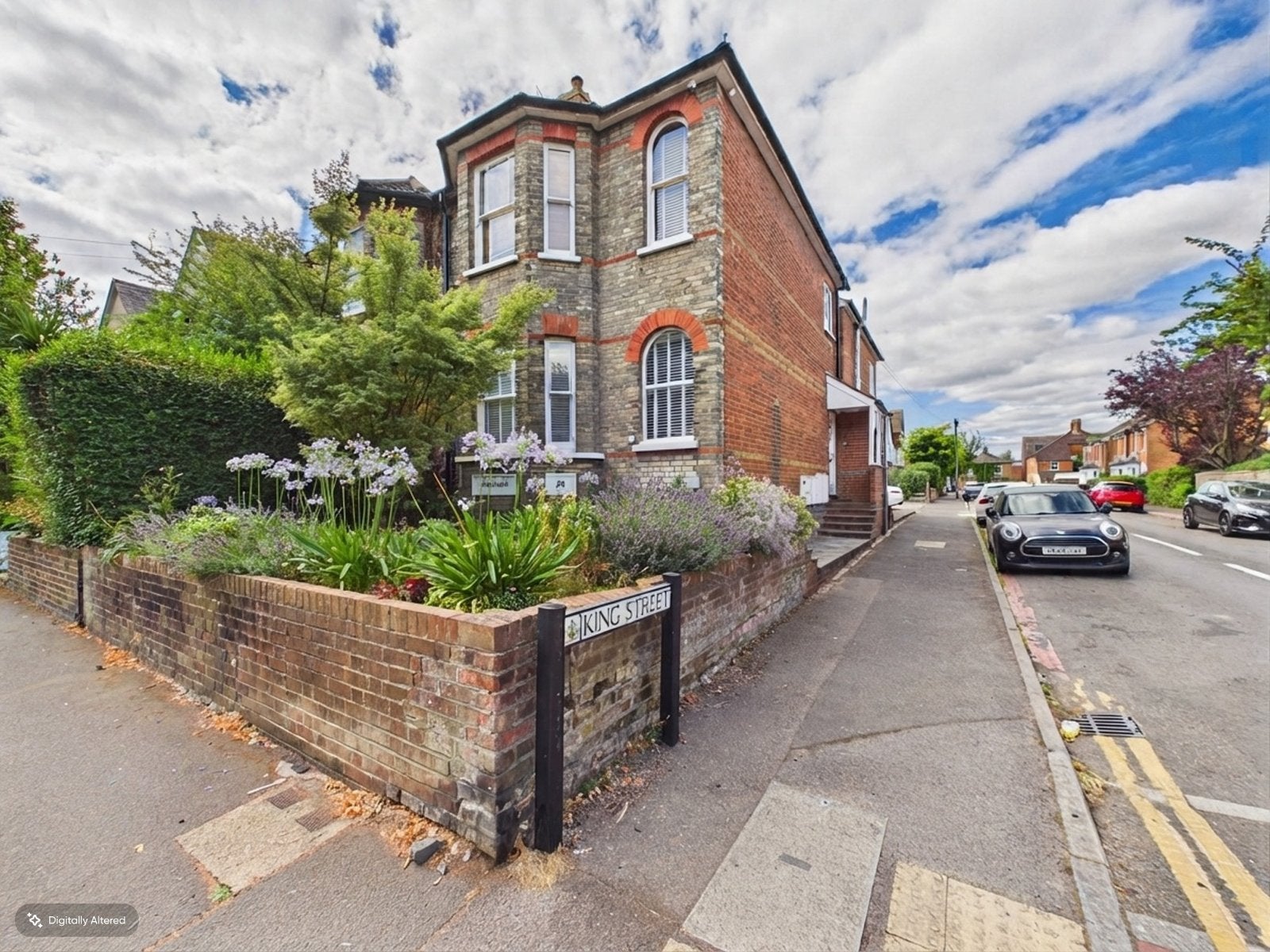 Flat Eastworth Road in Borough of Runnymede