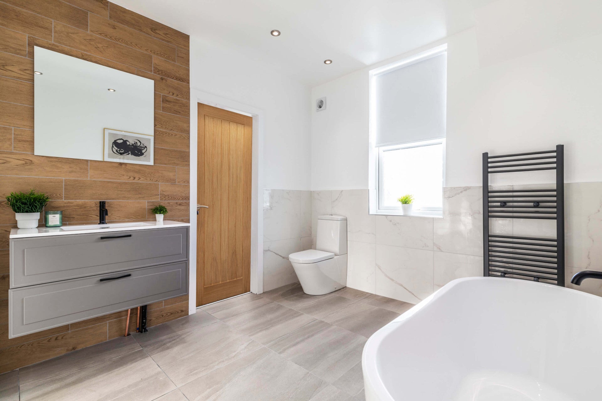 Room Hartley Grove in Leeds