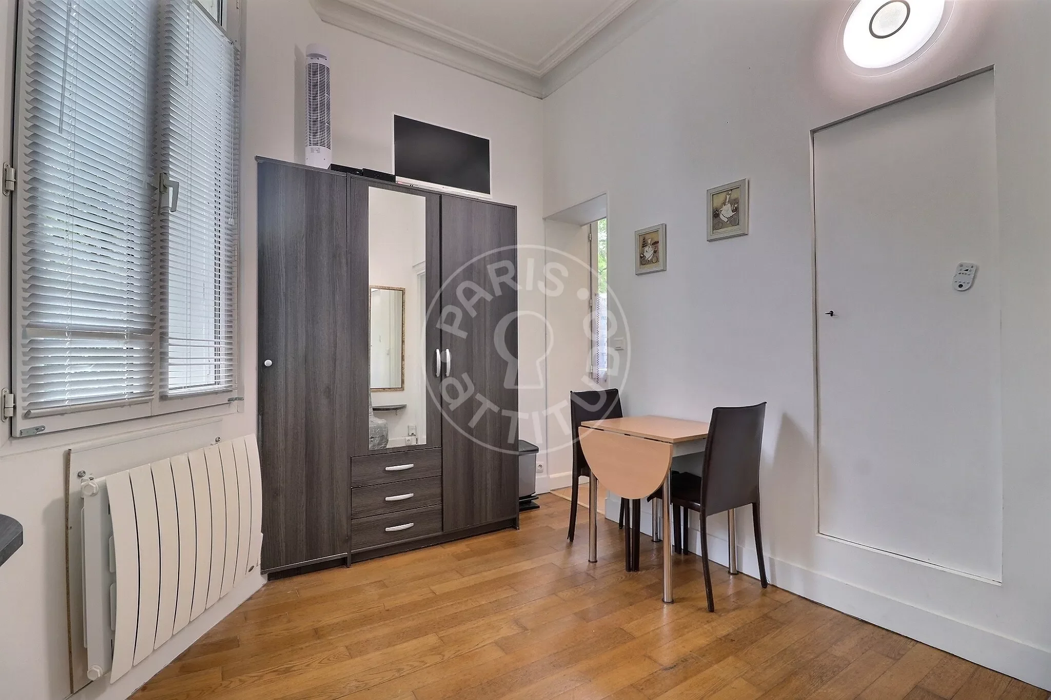 Flat Rue Petiet in Paris