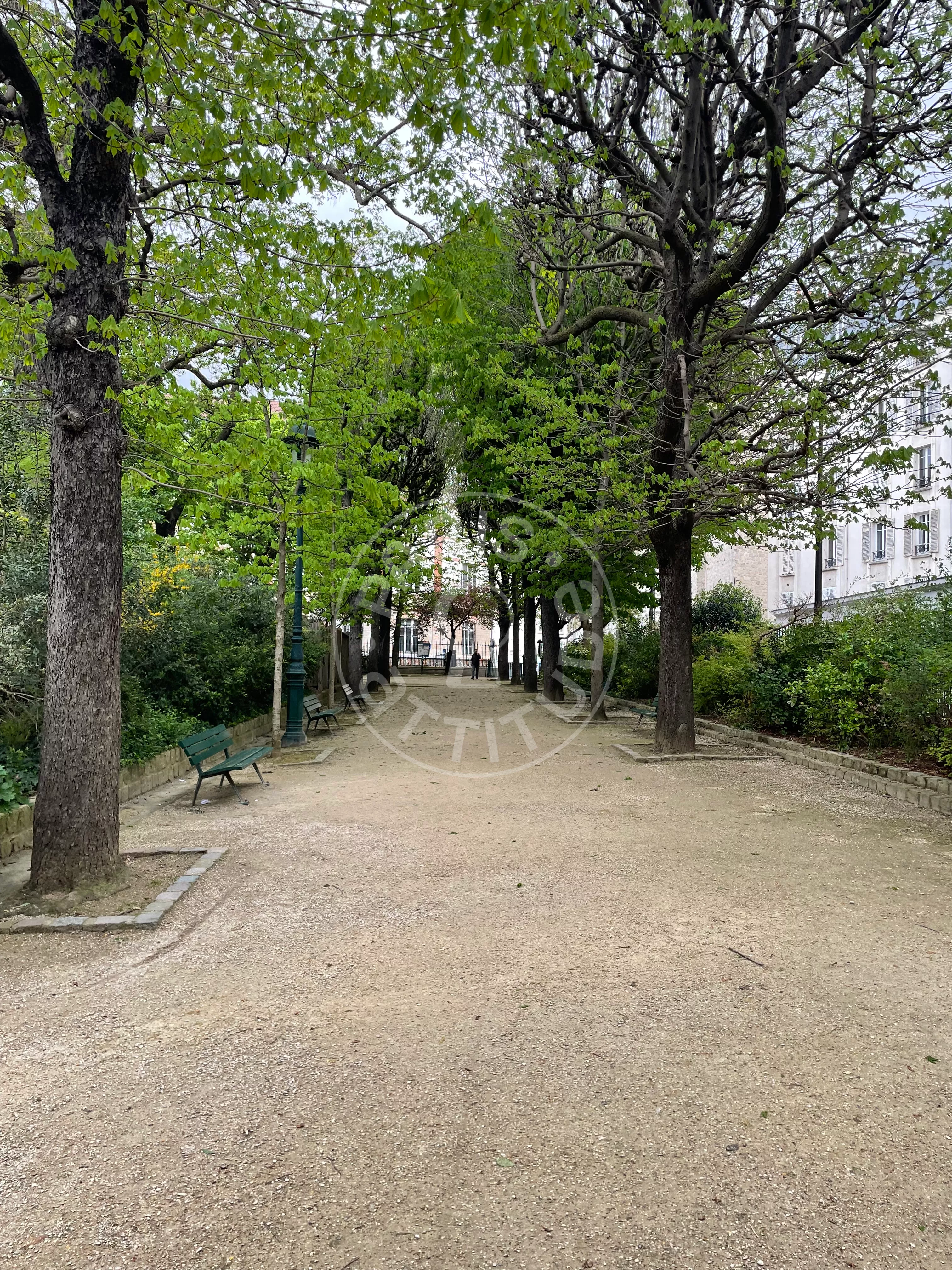 Flat Rue Petiet in Paris
