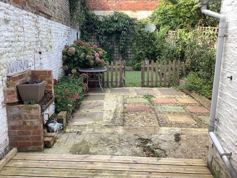 House Moat Sole in Sandwich