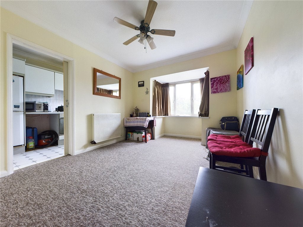 Flat Bryony Way in Borough of Spelthorne