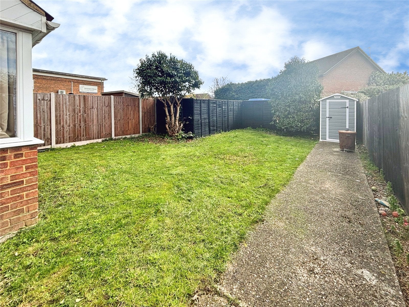 House Bryony Way in Borough of Spelthorne