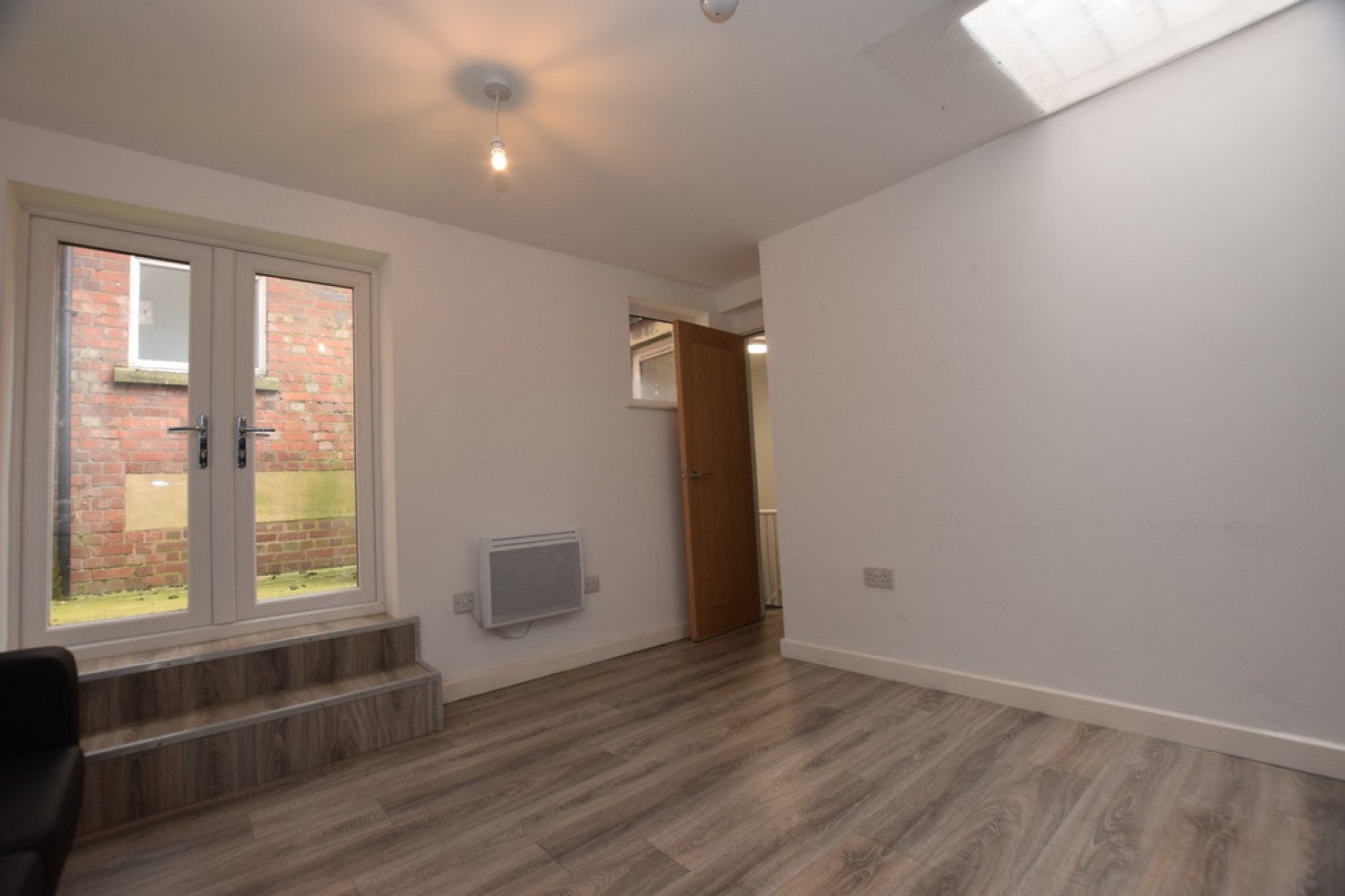 Flat Market Place in Nuneaton and Bedworth