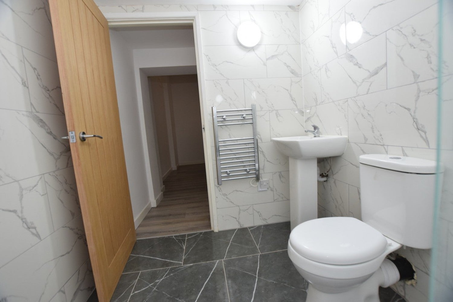 Flat Market Place in Nuneaton and Bedworth
