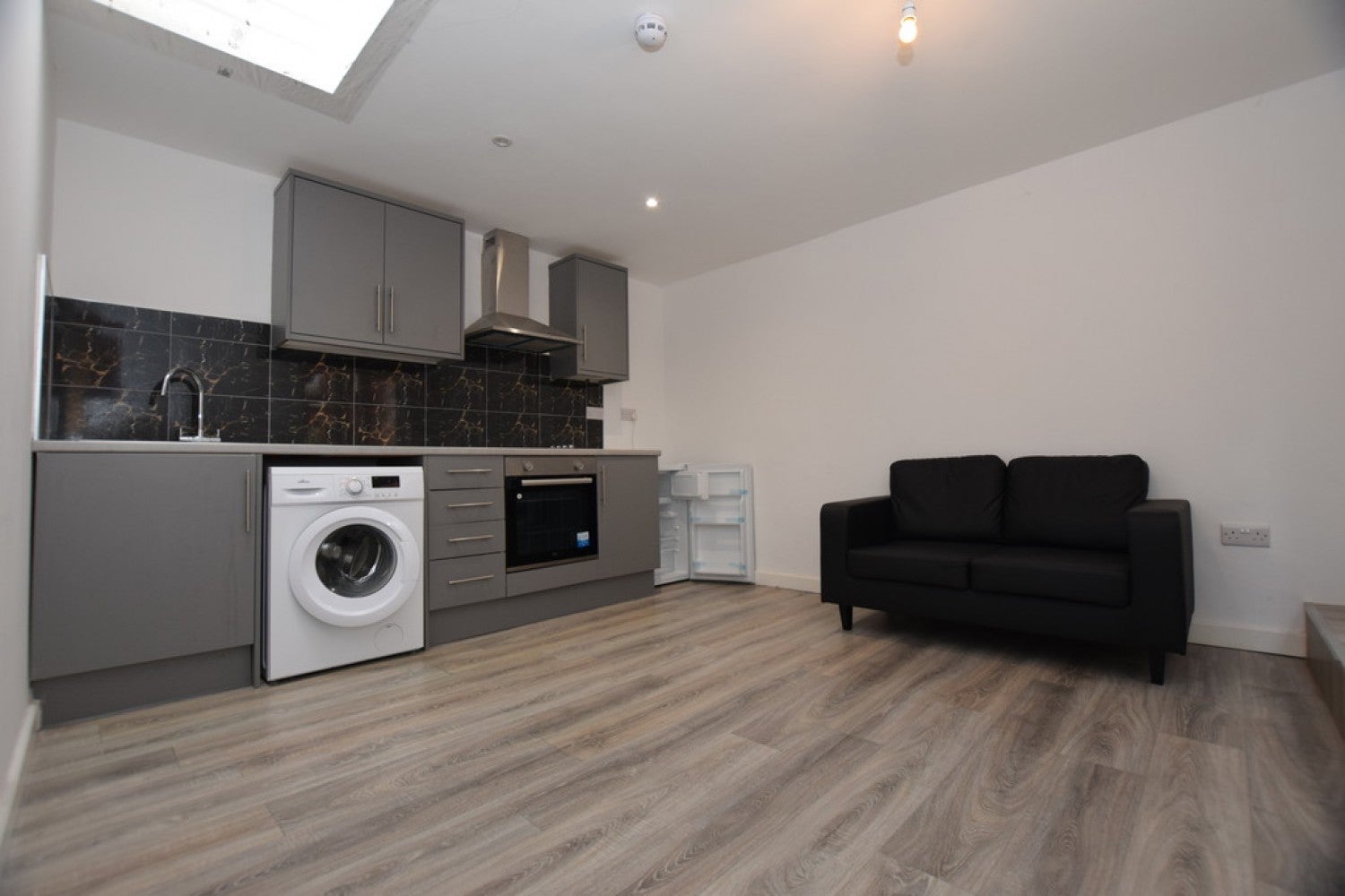 Flat Market Place in Nuneaton and Bedworth