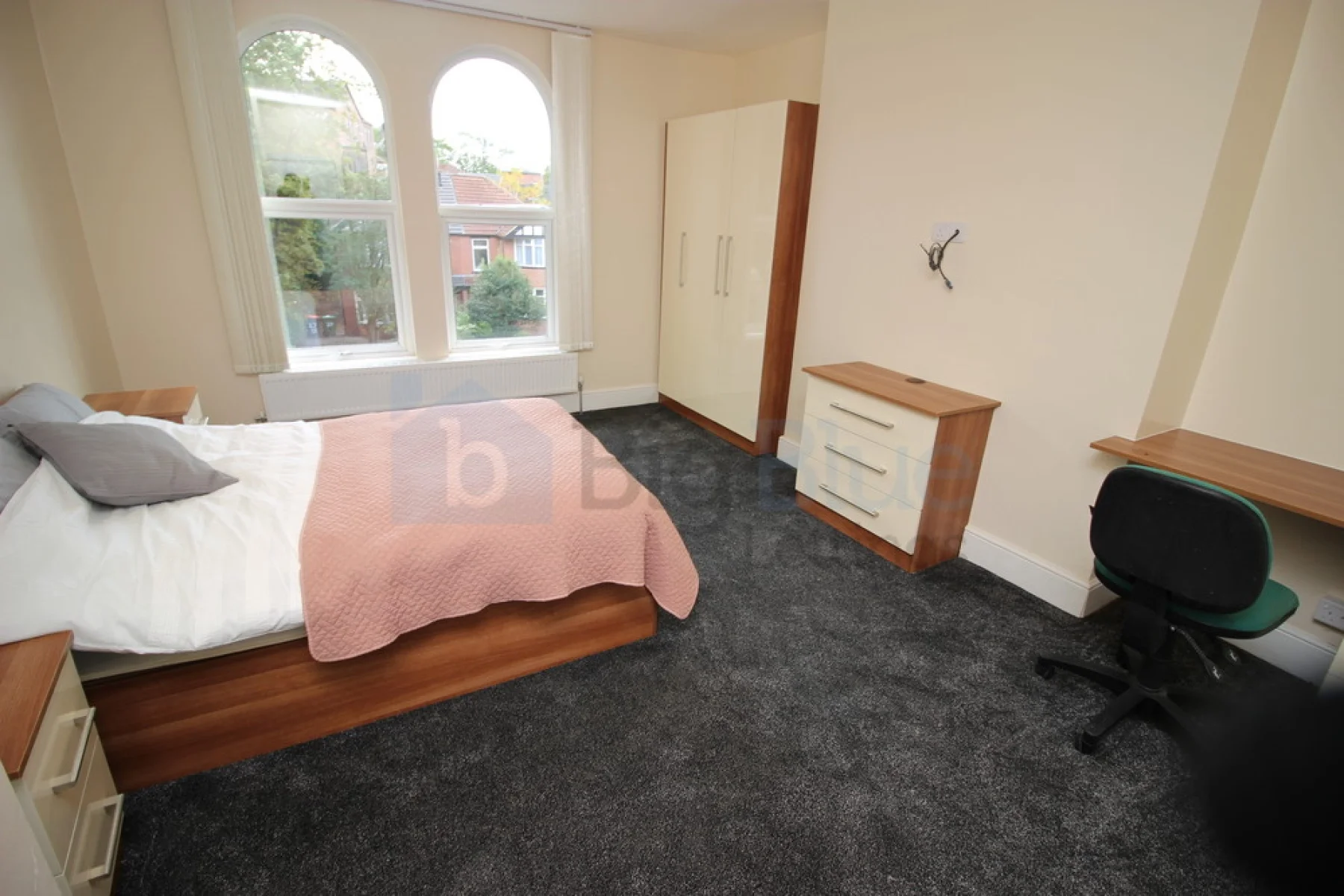 Flat Bainbrigge Road in Leeds