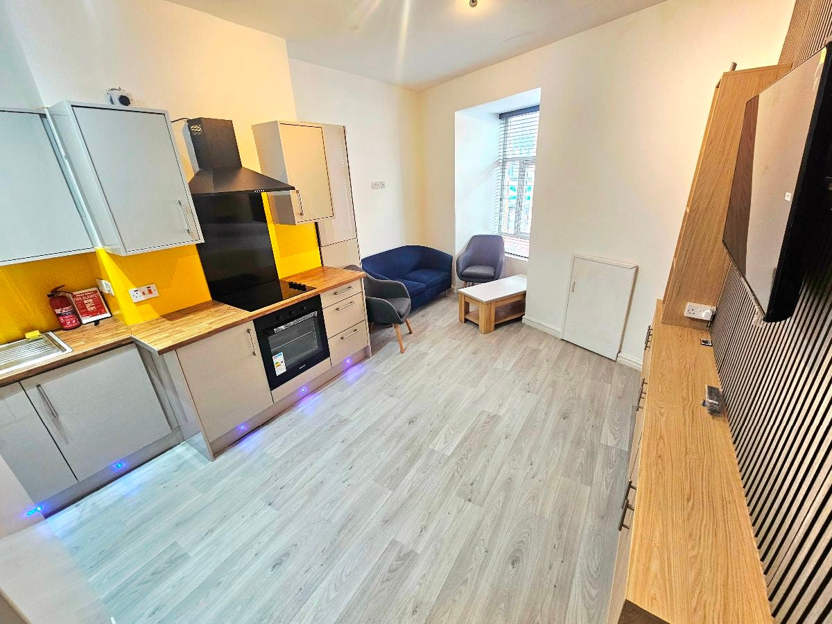 Flat Wilmslow Road in Manchester