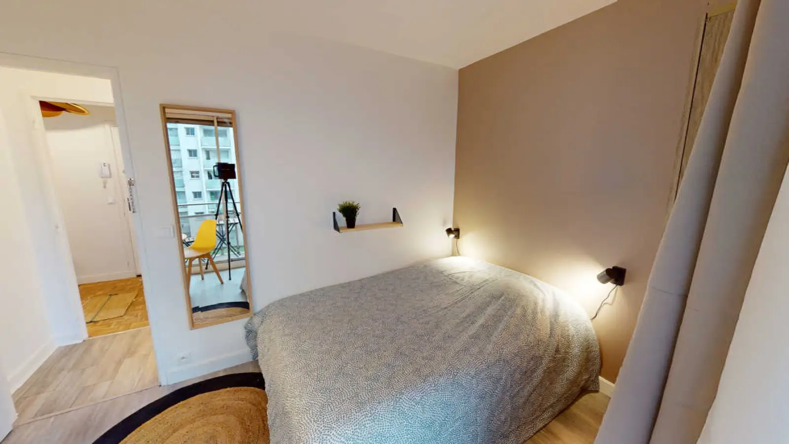 Room Rue Petit in Paris
