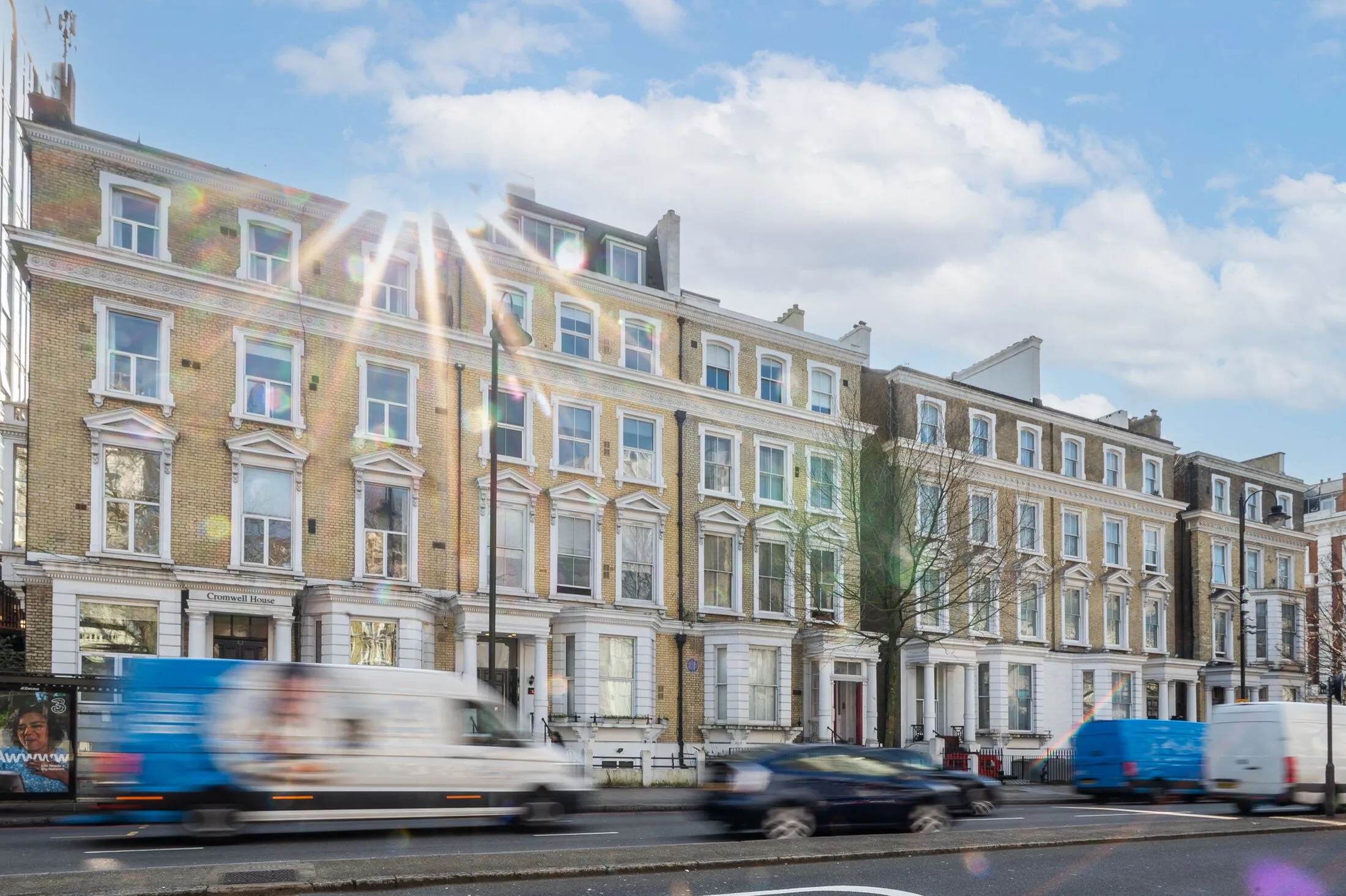 Flat Knaresborough Place in Greater London