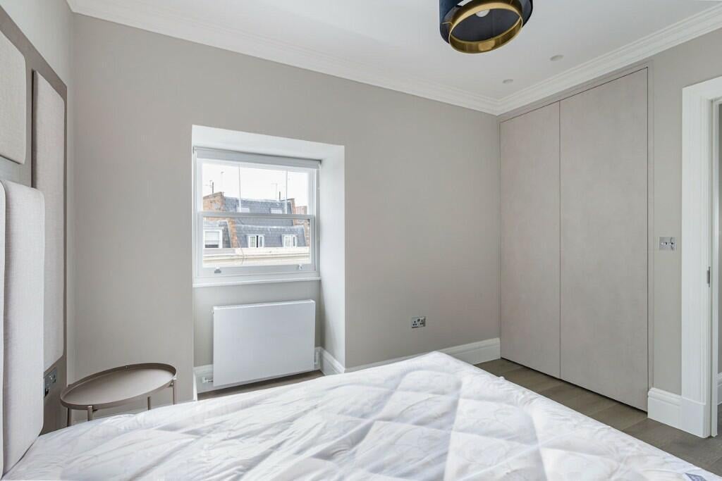 Flat Collingham Road in Greater London