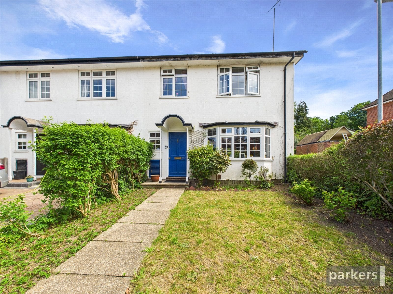 House Western Elms Avenue in Reading