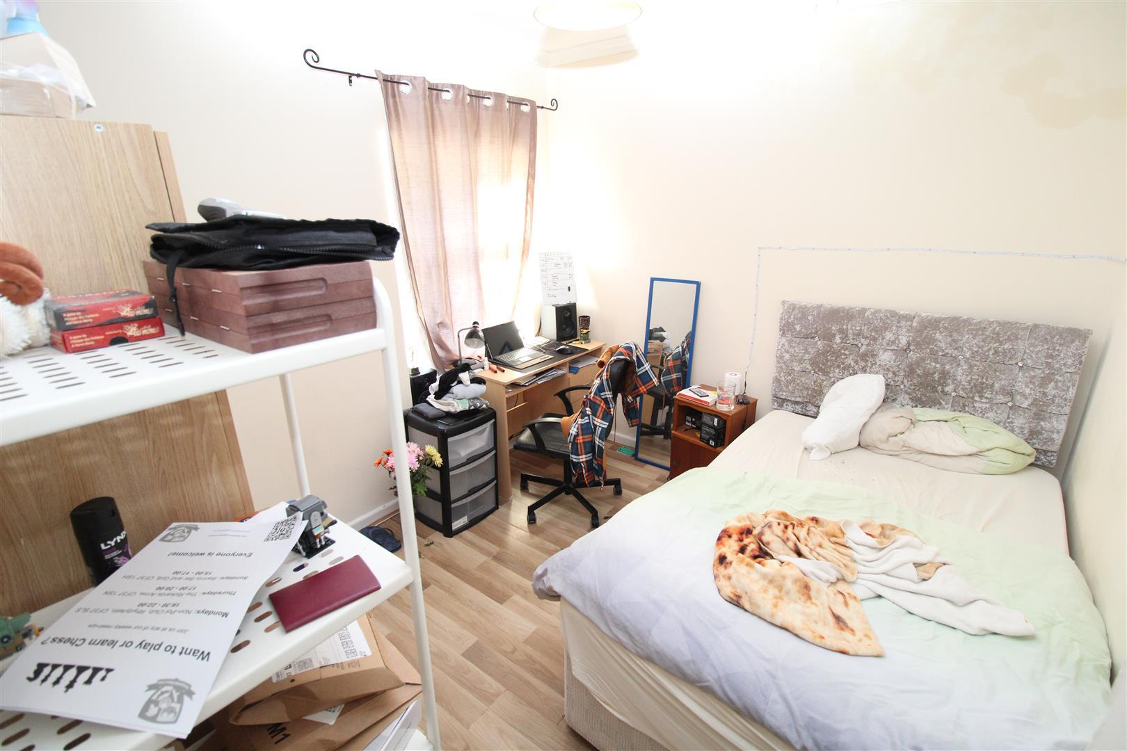 Flat Queen Street in Pontypridd