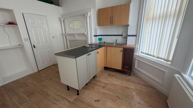 Flat Knowsley Road in Southport