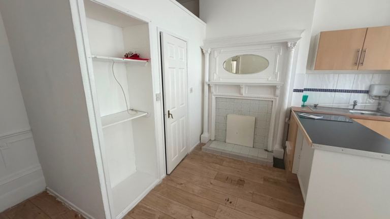 Flat Knowsley Road in Southport