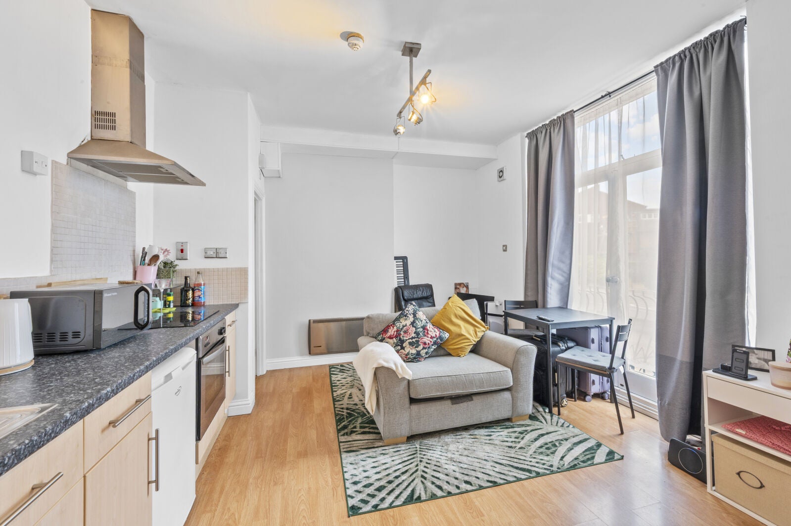 Flat Claremont Road in Greater London