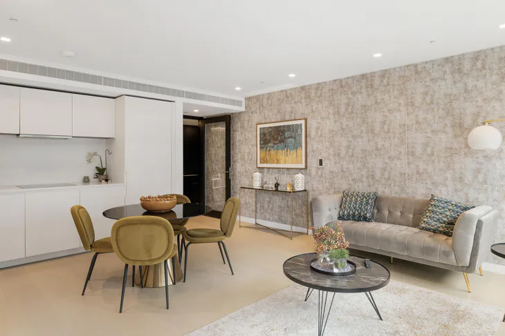 Flat St Giles Square in Greater London