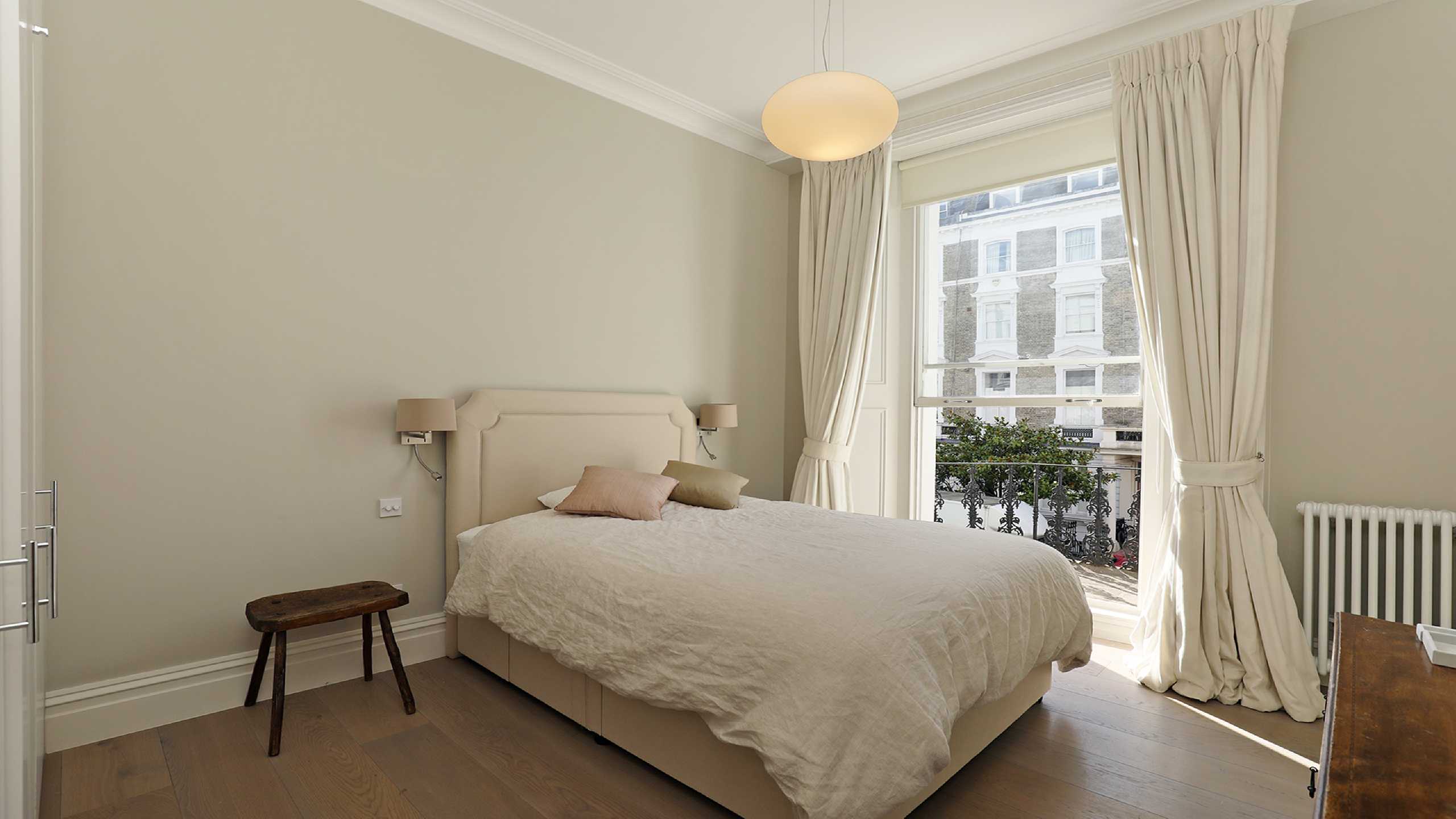 Flat Arundel Gardens in Greater London