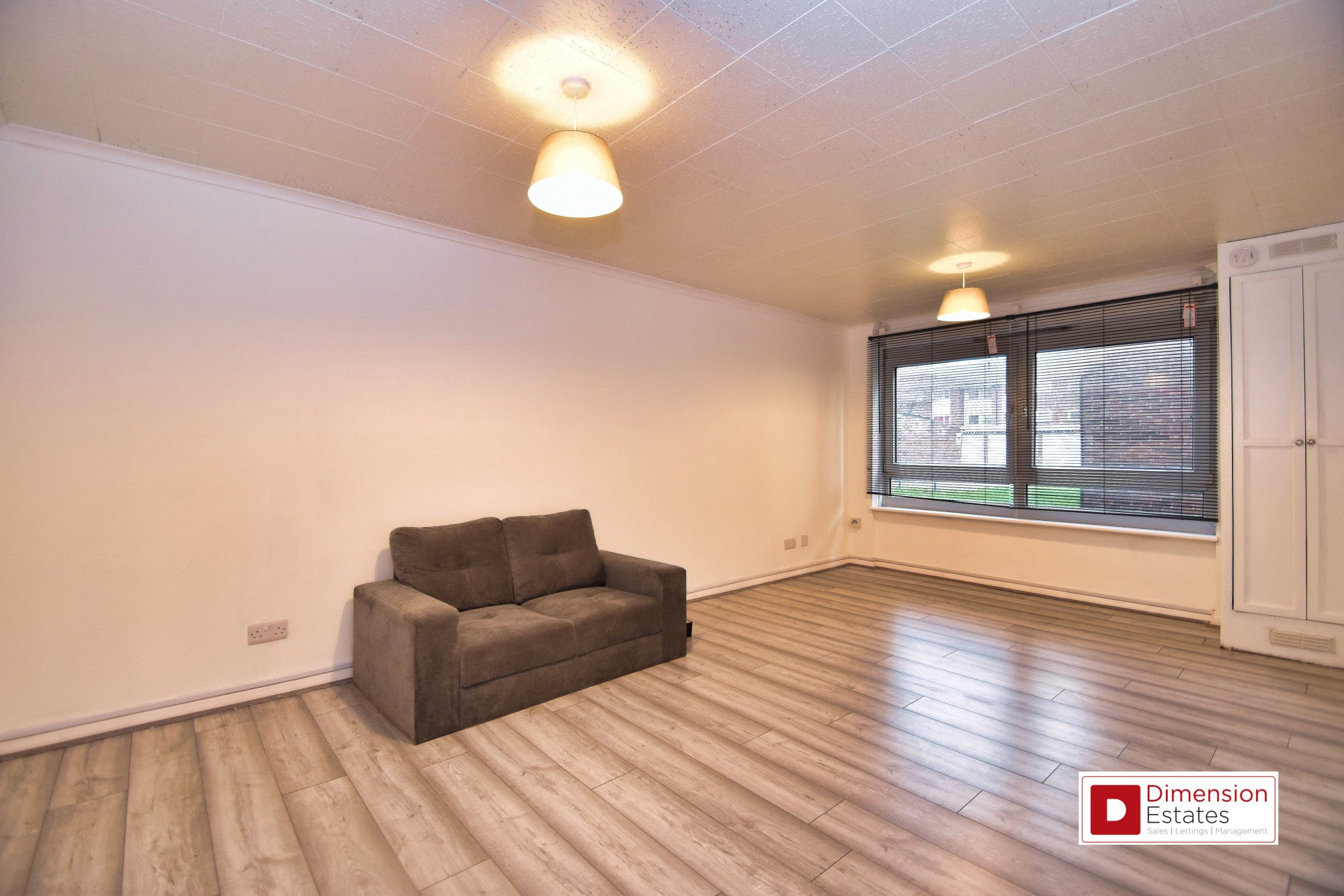 Flat Lansdowne Road in Greater London