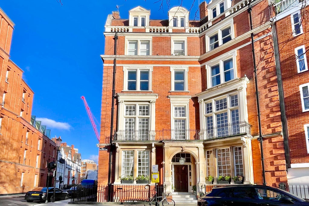 Flat Hans Place in Greater London