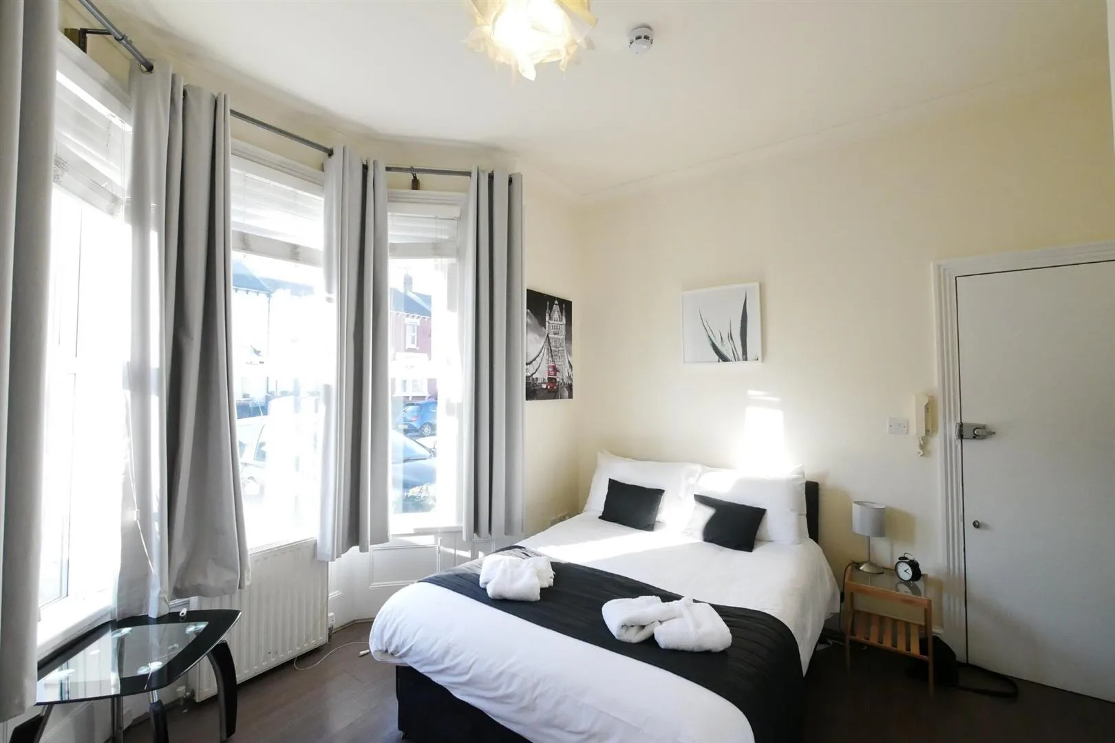 Flat Hornsey Park Road in Greater London