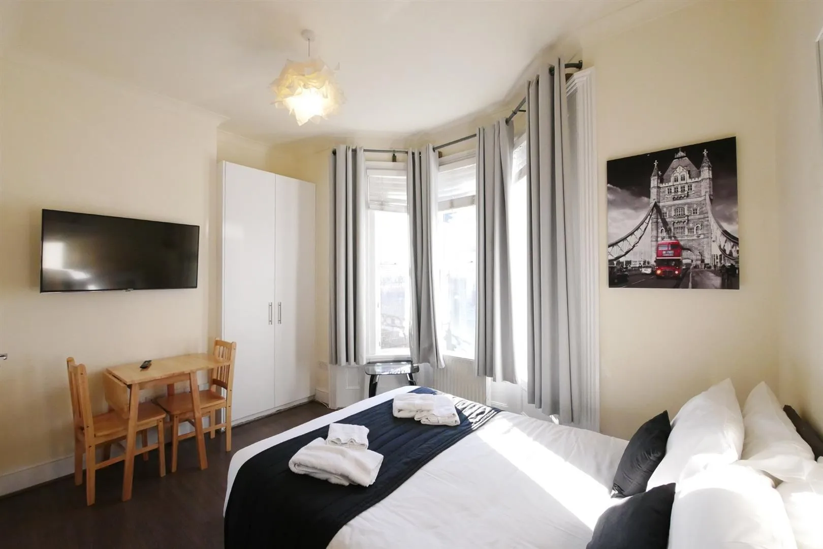 Flat Hornsey Park Road in Greater London