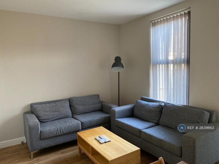 Room Coulston Road in Lancaster