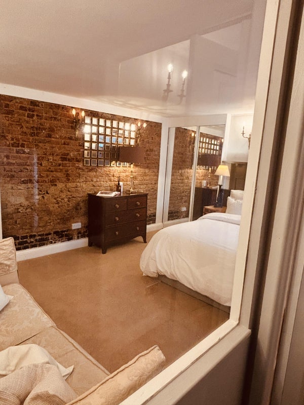 Flat College Grove in Greater London