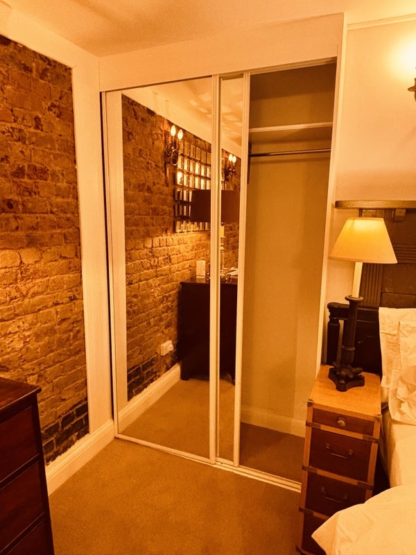 Flat College Grove in Greater London