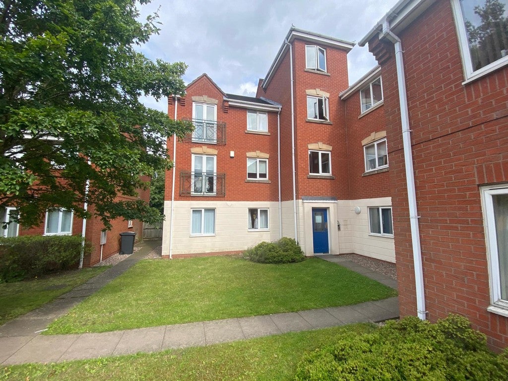Flat Penn Road in Wolverhampton