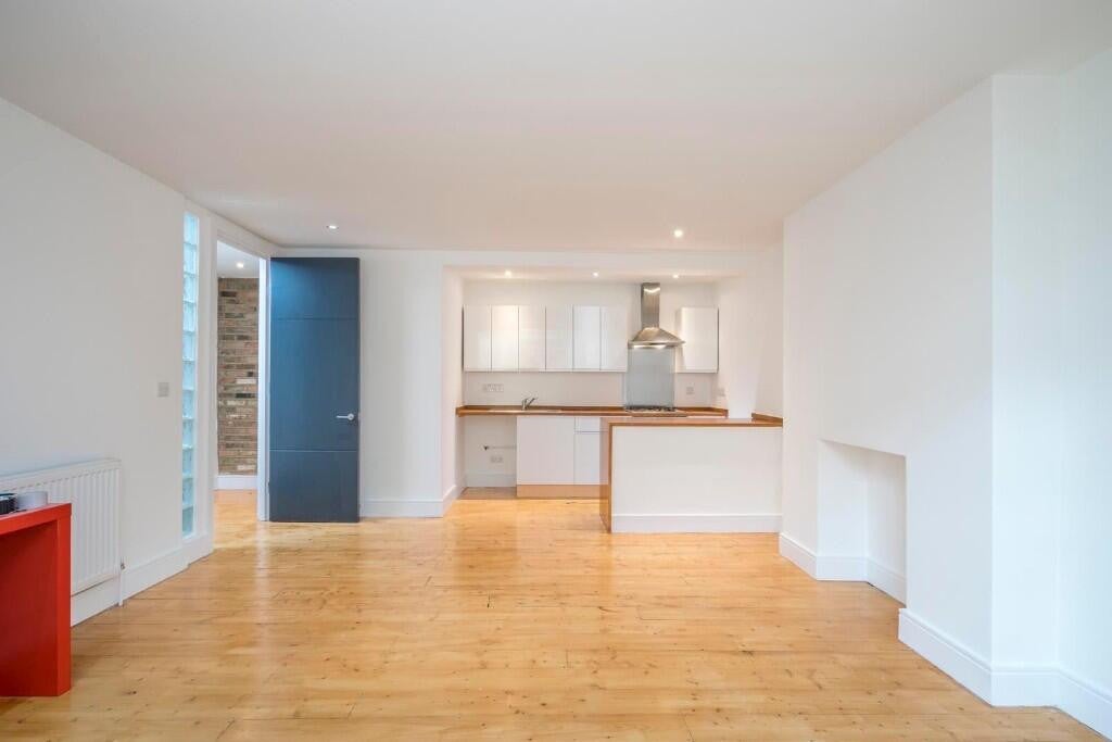 Flat Newick Road in Greater London