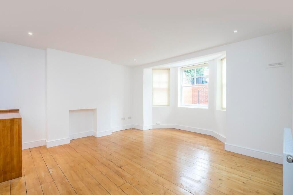 Flat Newick Road in Greater London
