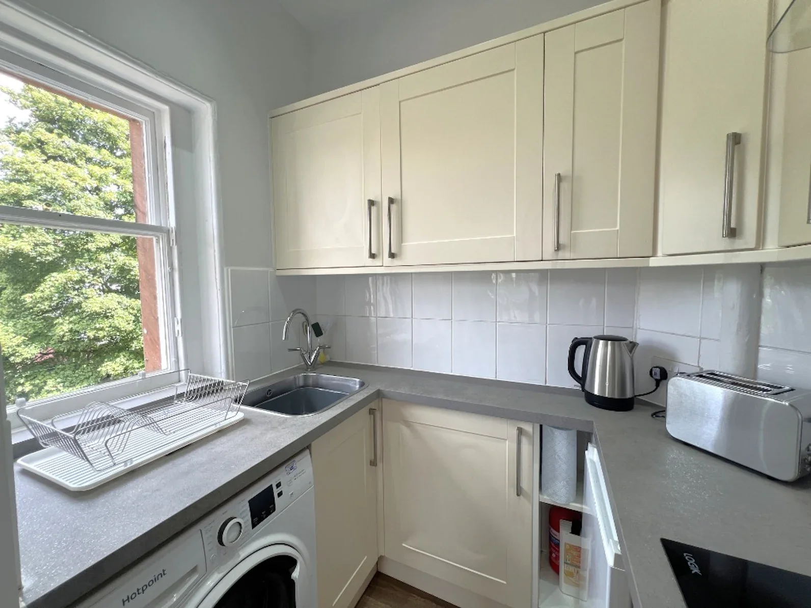 Flat Roseburn Terrace in City of Edinburgh