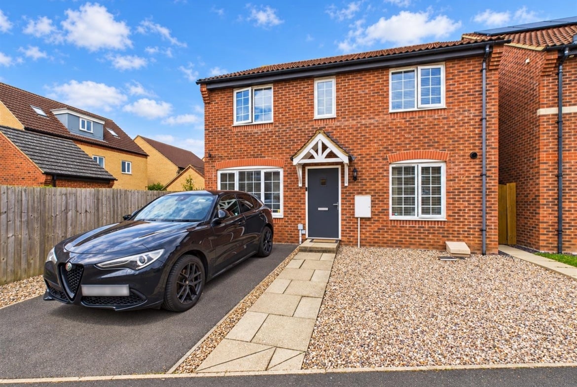 House Slipton Road in Burton Latimer