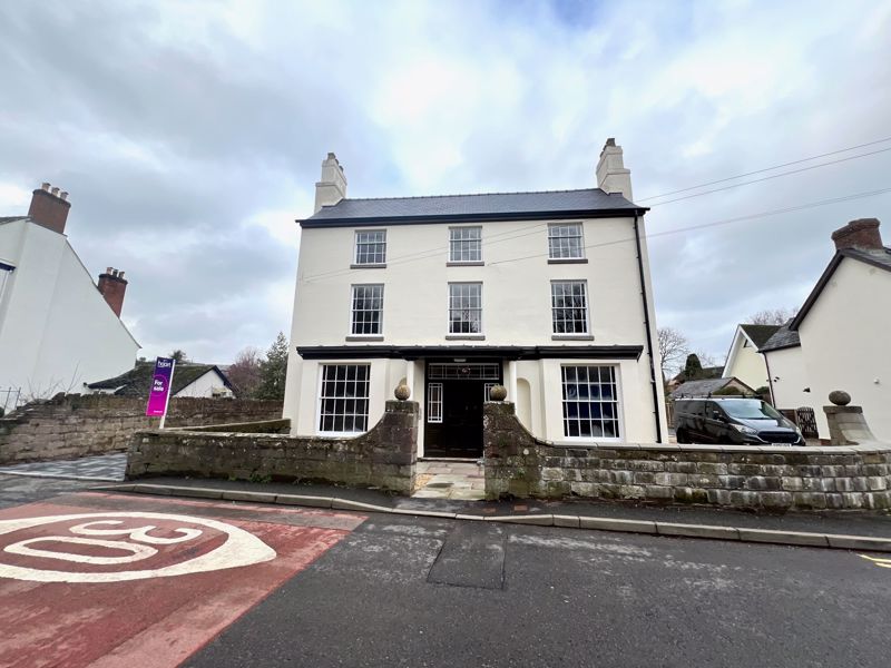 Flat B4164 in Trewen