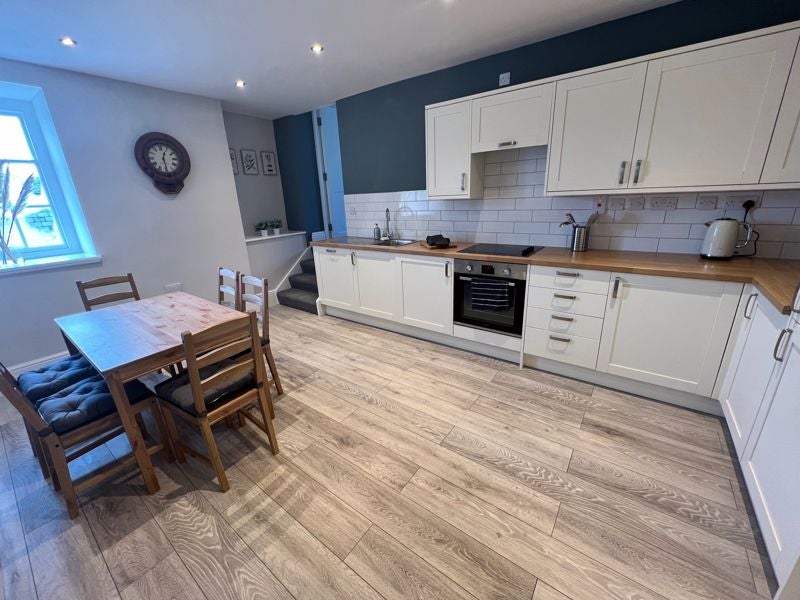Flat B4164 in Trewen