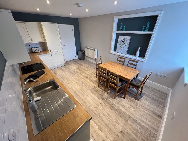 Flat B4164 in Trewen