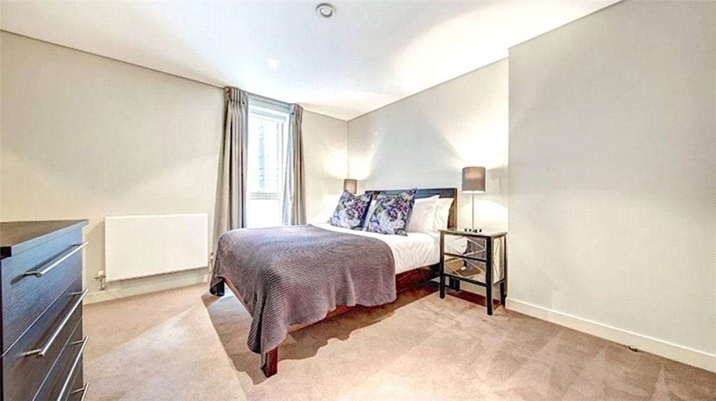 Flat Merchant Square in City of Westminster