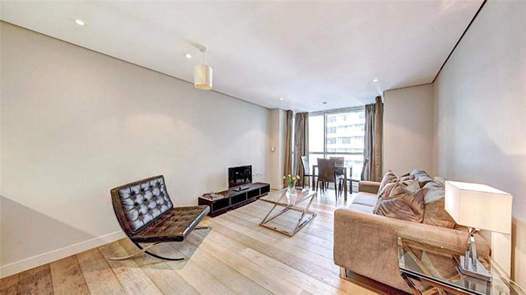 Flat Merchant Square in City of Westminster