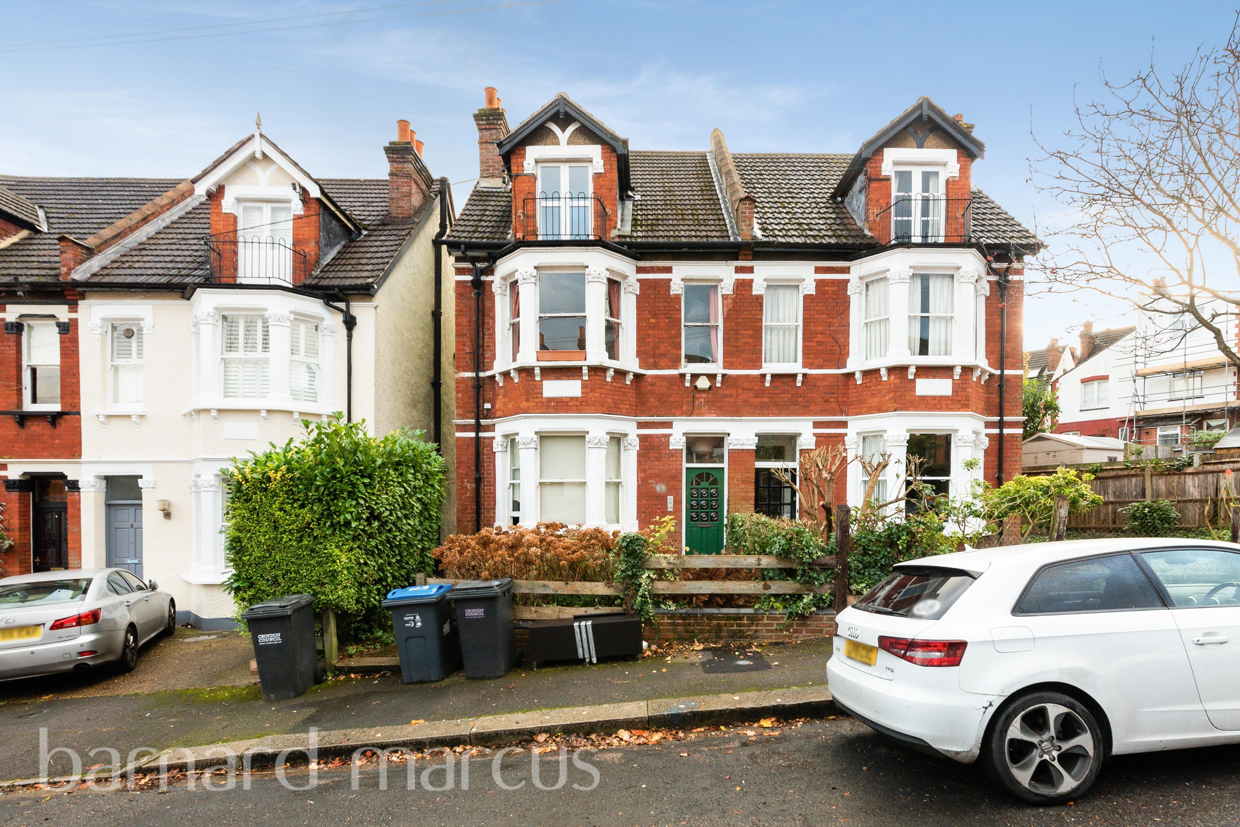Flat Marlborough Road in Greater London