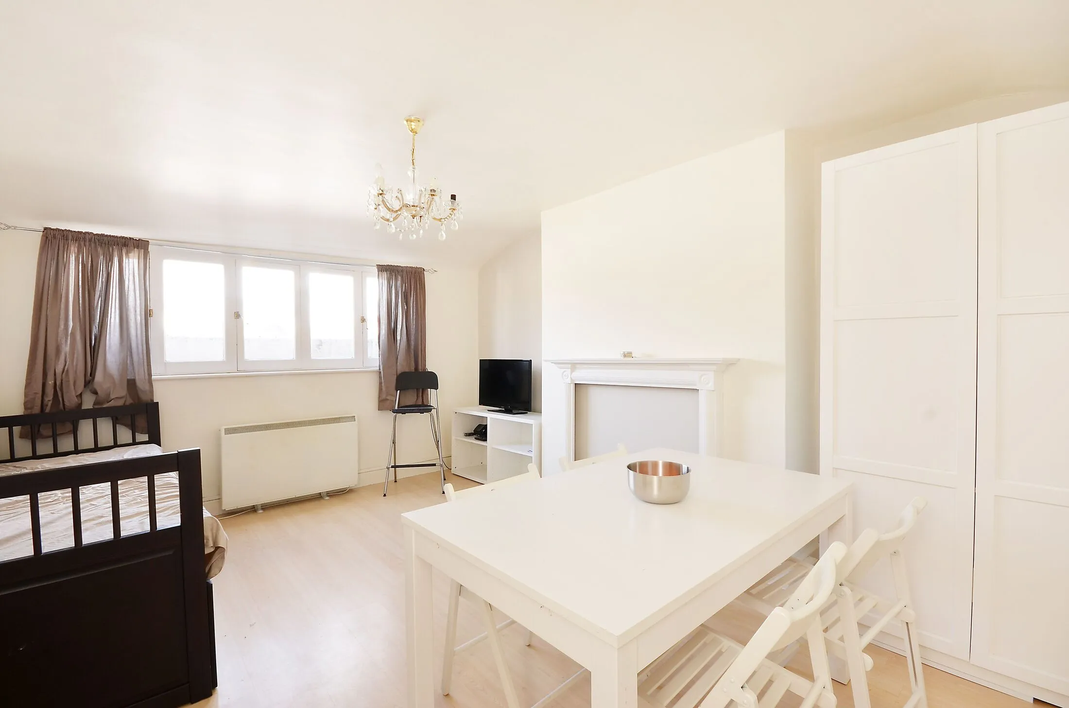 Flat Denbigh Street in City of Westminster