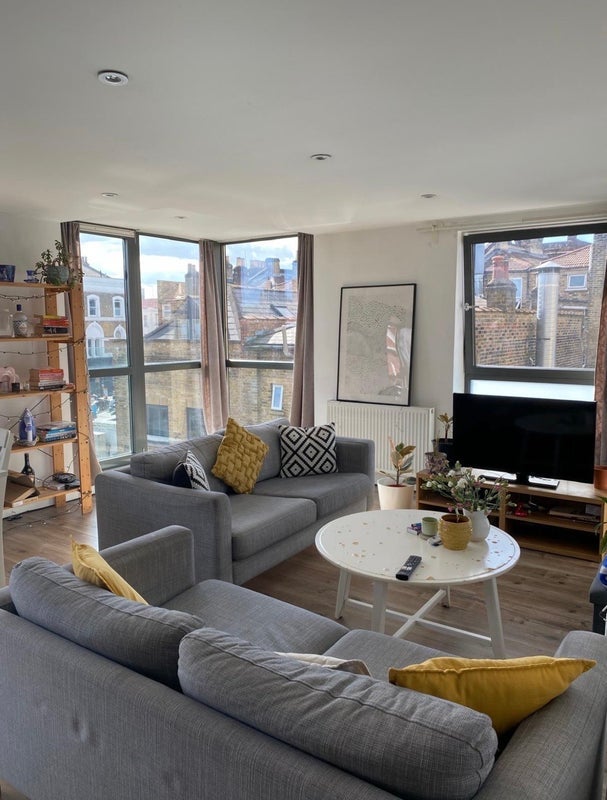 Room Shacklewell Lane in Greater London