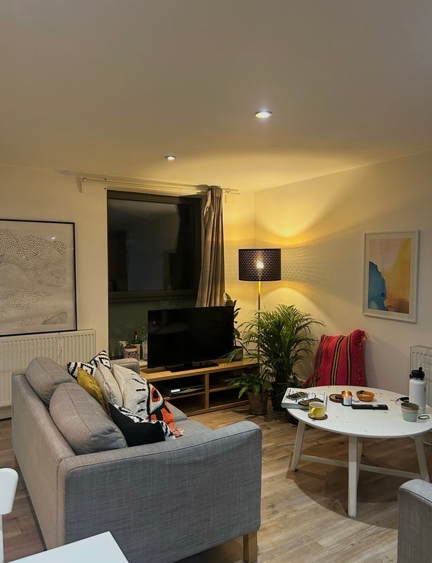 Room Shacklewell Lane in Greater London