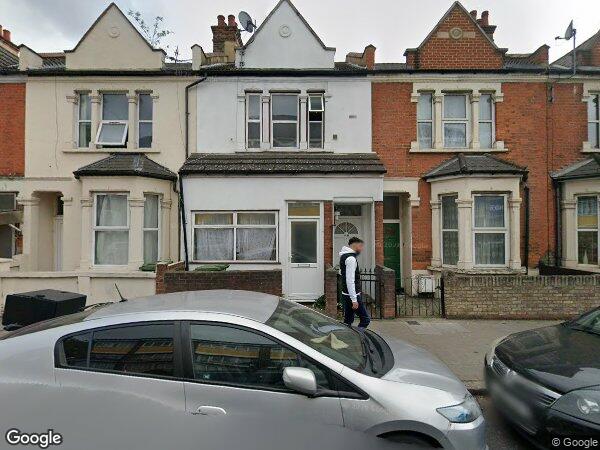 Flat Plaistow Road in Greater London