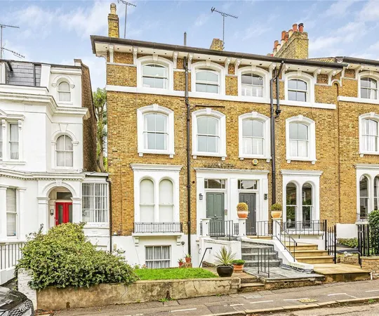 House Cambrian Road in Greater London